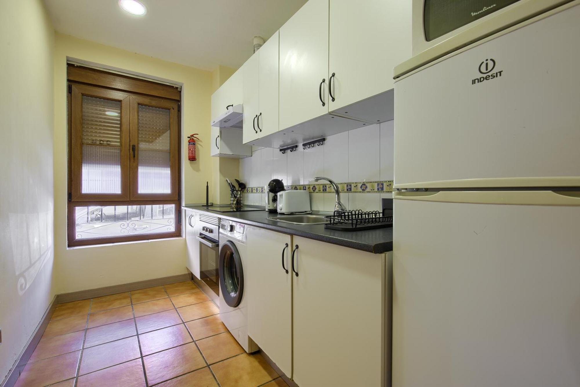 Casona 44 - Apartamento Para 2 Con Wifi, Ac Y Patio Exterior Алькала-де-Енарес Екстер'єр фото